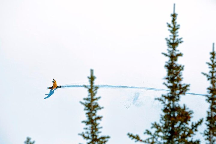 Adult Snowboard Rental Package for Salt Lake City - Cottonwood Resorts - Photo 1 of 3